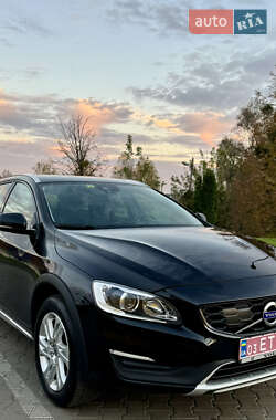 Универсал Volvo V60 Cross Country 2017 в 