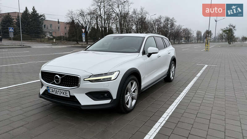 Volvo V60 Cross Country 2020