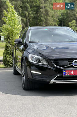 Универсал Volvo V60 Cross Country 2016 в 