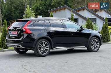 Универсал Volvo V60 Cross Country 2016 в 