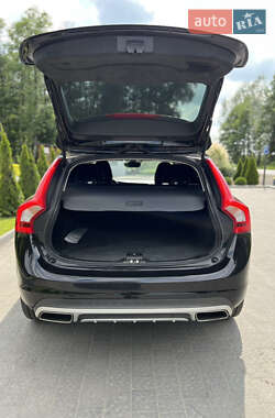 Универсал Volvo V60 Cross Country 2016 в 