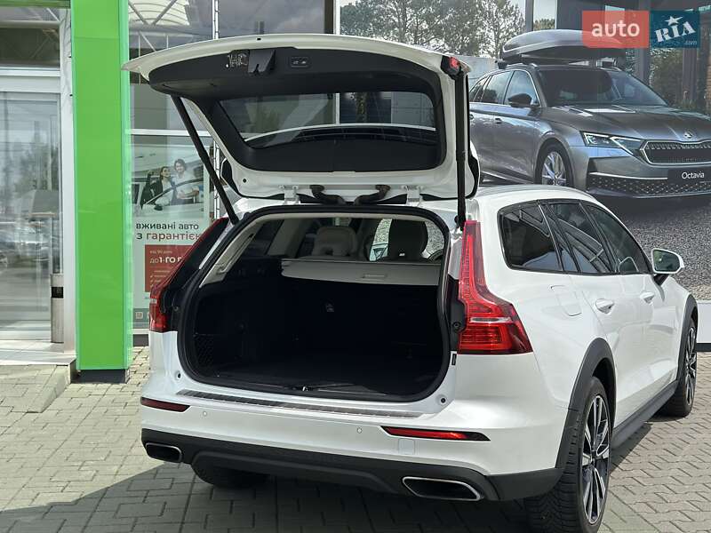 Универсал Volvo V60 Cross Country 2020 в Хмельницком