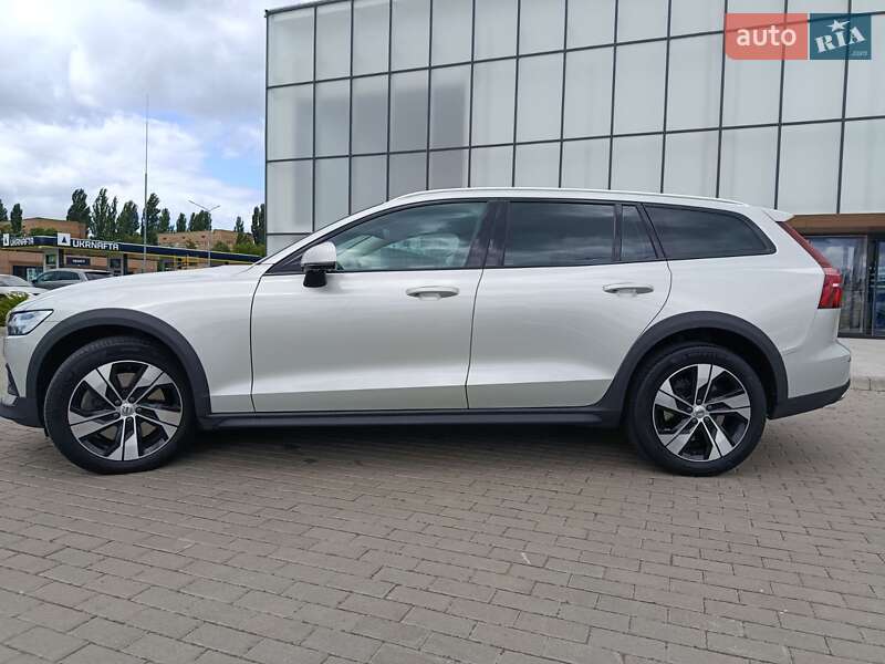 Універсал Volvo V60 Cross Country 2020 в Києві