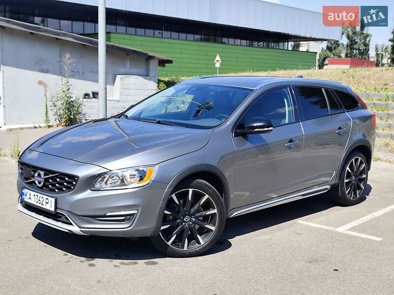 Volvo V60 Cross Country 2015