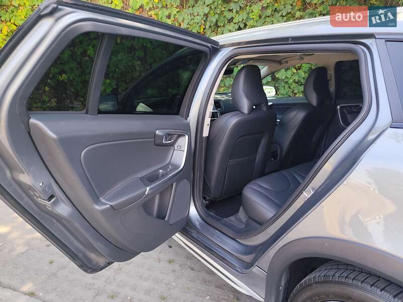 Универсал Volvo V60 Cross Country 2015 в Киеве