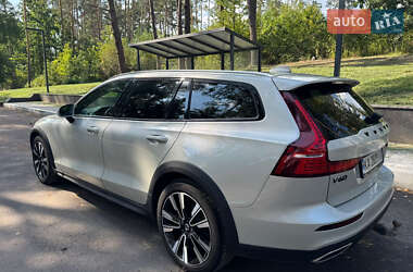 Универсал Volvo V60 Cross Country 2019 в 