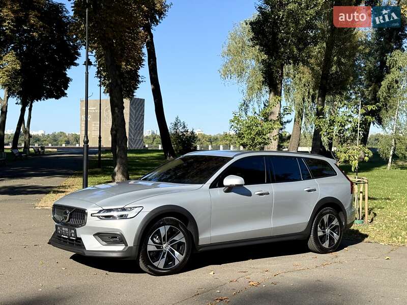 Универсал Volvo V60 Cross Country 2024 в Киеве
