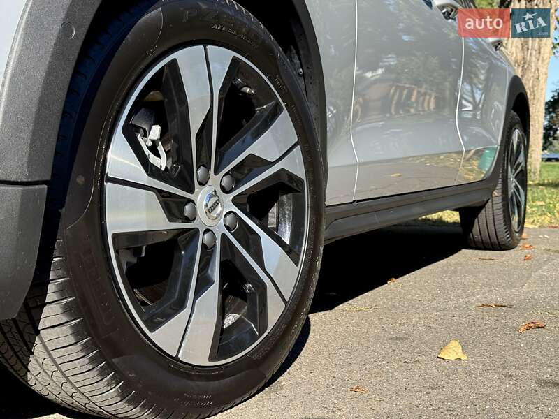 Универсал Volvo V60 Cross Country 2024 в Киеве
