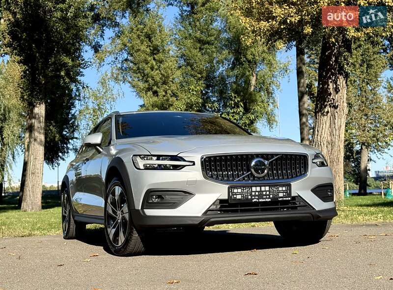 Универсал Volvo V60 Cross Country 2024 в Киеве