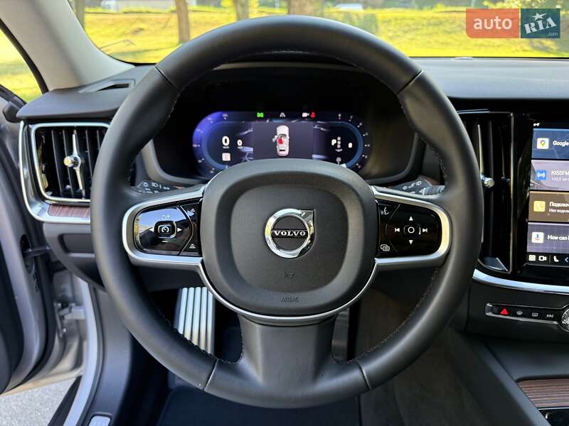 Универсал Volvo V60 Cross Country 2024 в Киеве