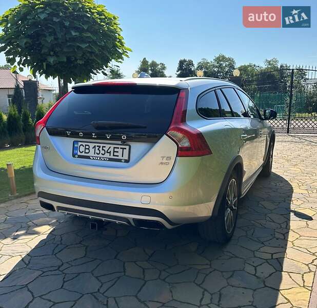 Універсал Volvo V60 Cross Country 2016 в Чернігові фото 3 Універсал Volvo V60 Cross Country 2016 в Чернігові
