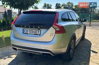 Универсал Volvo V60 Cross Country 2016 в 