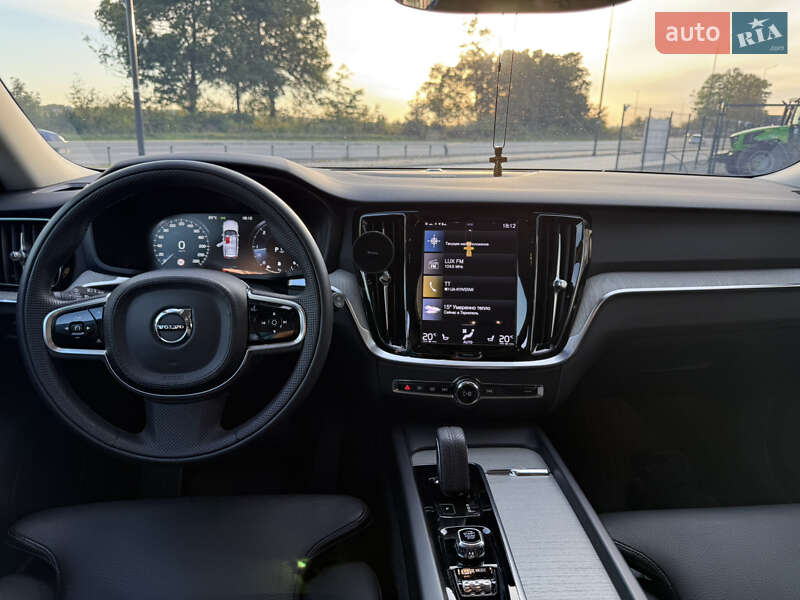 Универсал Volvo V60 Cross Country 2020 в Тернополе