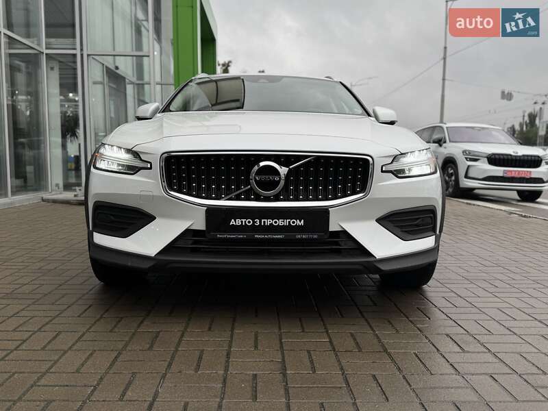 Универсал Volvo V60 Cross Country 2020 в Киеве фото 5 Универсал Volvo V60 Cross Country 2020 в Киеве