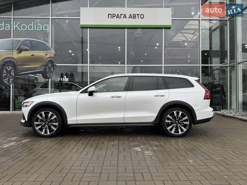 Универсал Volvo V60 Cross Country 2020 в Киеве фото 14 Универсал Volvo V60 Cross Country 2020 в Киеве