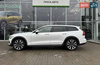 Универсал Volvo V60 Cross Country 2020 в 