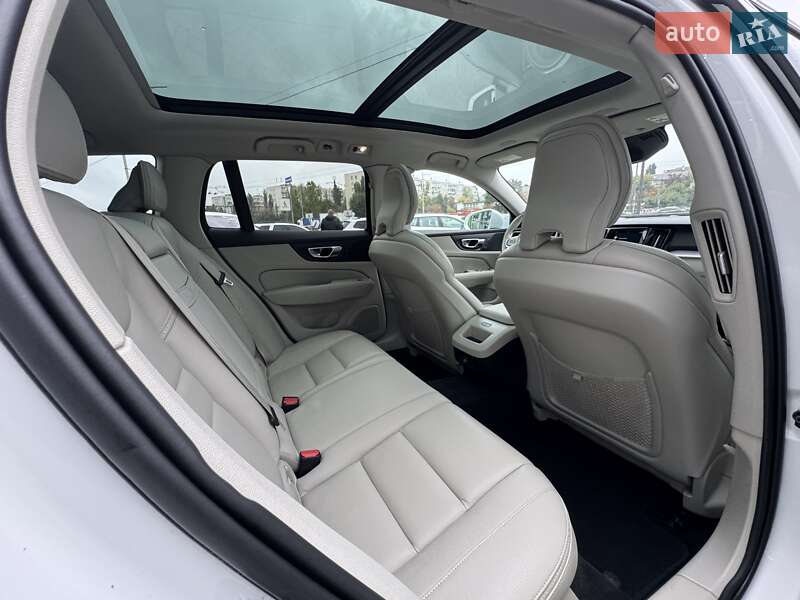 Универсал Volvo V60 Cross Country 2020 в Киеве фото 23 Универсал Volvo V60 Cross Country 2020 в Киеве