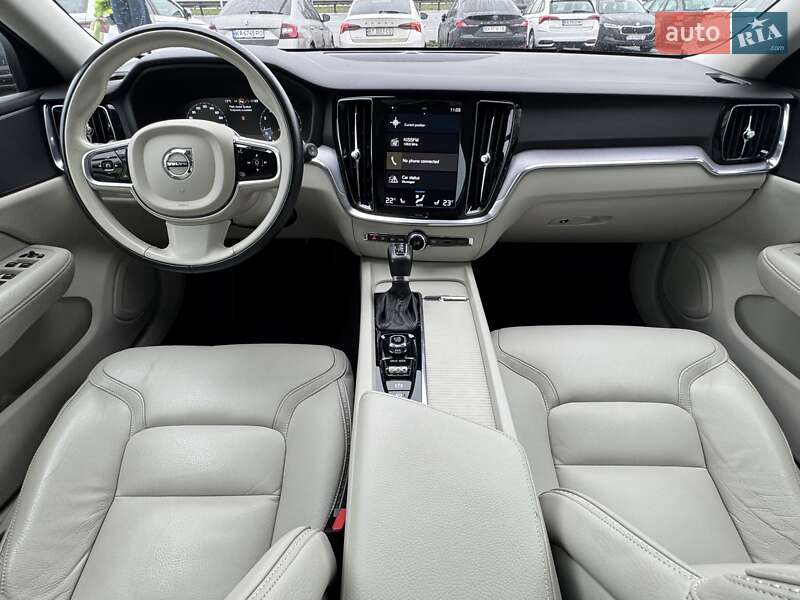 Универсал Volvo V60 Cross Country 2020 в Киеве фото 25 Универсал Volvo V60 Cross Country 2020 в Киеве