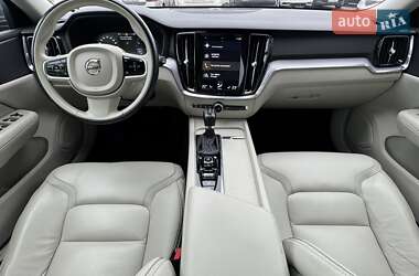Универсал Volvo V60 Cross Country 2020 в 