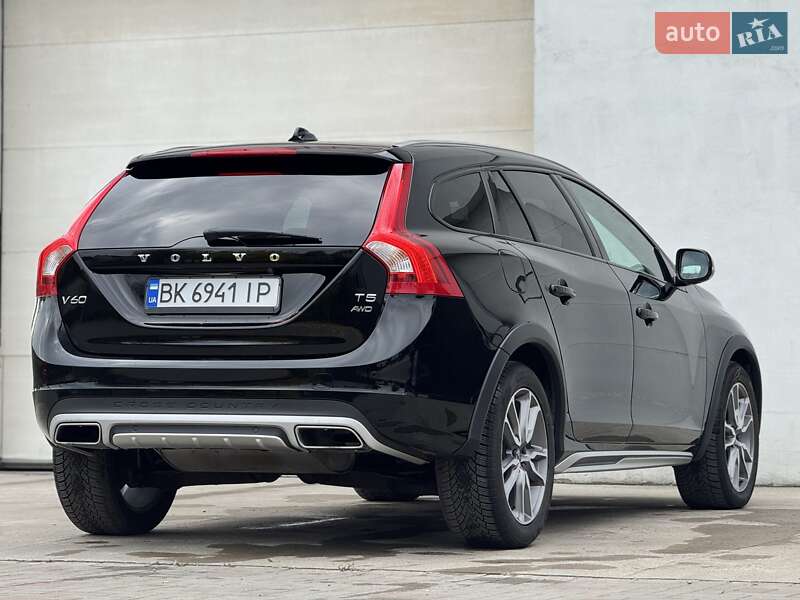 Универсал Volvo V60 Cross Country 2018 в Сарнах фото 38 Универсал Volvo V60 Cross Country 2018 в Сарнах