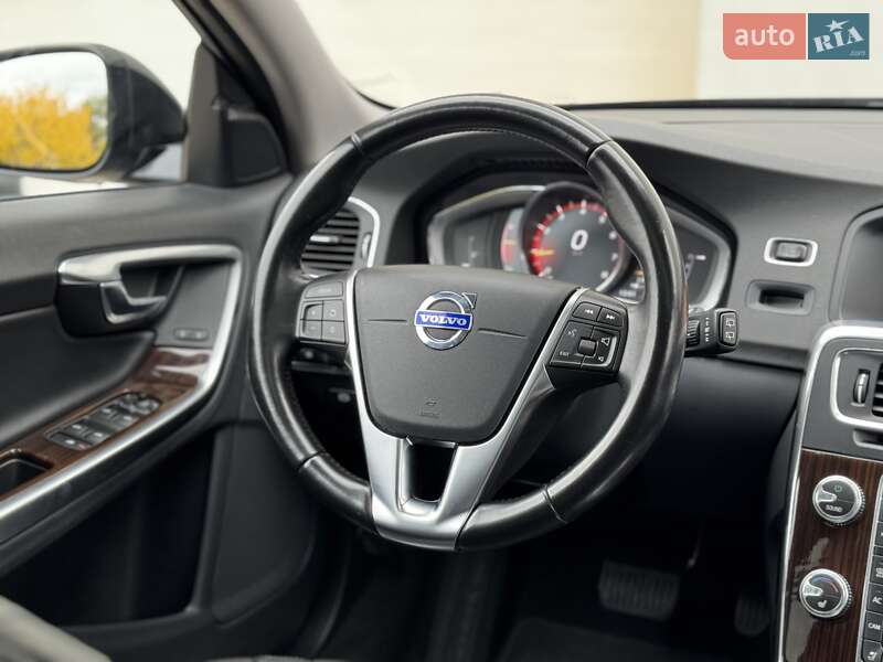 Универсал Volvo V60 Cross Country 2018 в Сарнах фото 60 Универсал Volvo V60 Cross Country 2018 в Сарнах