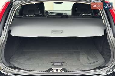 Універсал Volvo V60 Cross Country 2018 в 