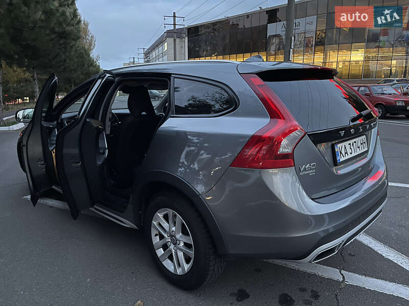 Универсал Volvo V60 Cross Country 2017 в Одессе фото 11 Универсал Volvo V60 Cross Country 2017 в Одессе