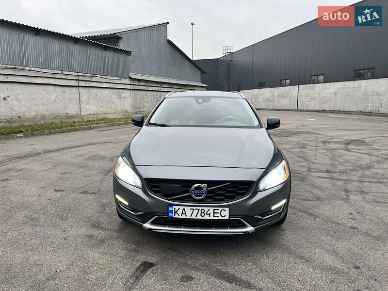 Универсал Volvo V60 Cross Country 2016 в Киеве