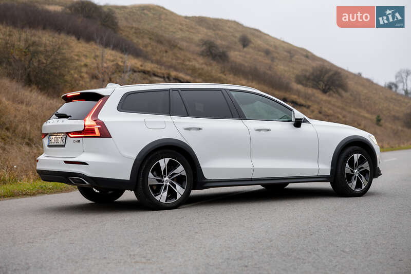 Универсал Volvo V60 Cross Country 2019 в Львове фото 4 Универсал Volvo V60 Cross Country 2019 в Львове