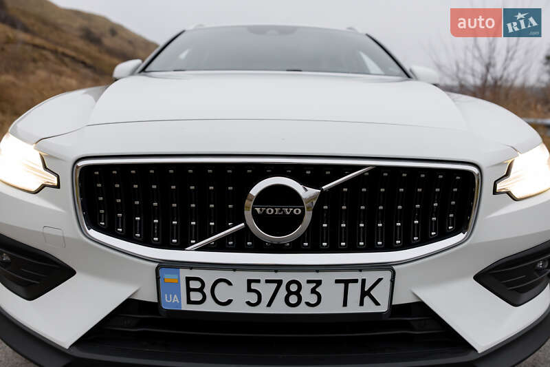Универсал Volvo V60 Cross Country 2019 в Львове фото 11 Универсал Volvo V60 Cross Country 2019 в Львове