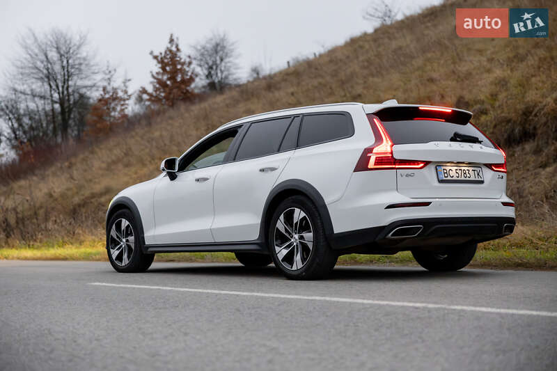 Универсал Volvo V60 Cross Country 2019 в Львове фото 13 Универсал Volvo V60 Cross Country 2019 в Львове