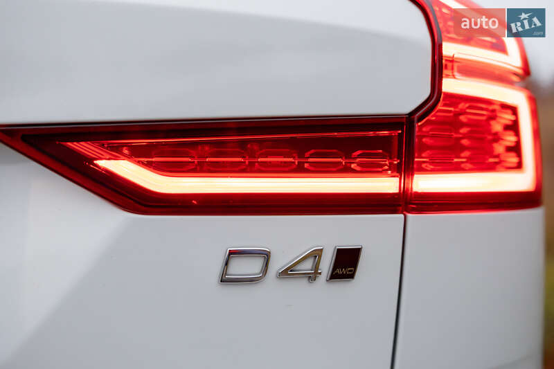Универсал Volvo V60 Cross Country 2019 в Львове фото 37 Универсал Volvo V60 Cross Country 2019 в Львове