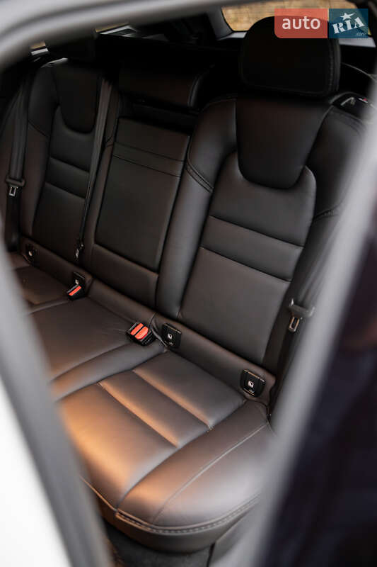 Универсал Volvo V60 Cross Country 2019 в Львове фото 49 Универсал Volvo V60 Cross Country 2019 в Львове