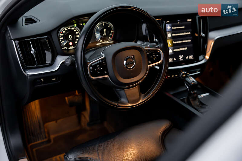 Универсал Volvo V60 Cross Country 2019 в Львове фото 51 Универсал Volvo V60 Cross Country 2019 в Львове