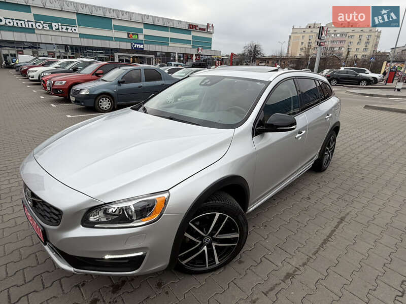 Універсал Volvo V60 Cross Country 2017 в Києві фото 15 Універсал Volvo V60 Cross Country 2017 в Києві