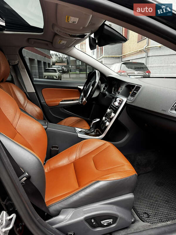 Універсал Volvo V60 Cross Country 2015 в Івано-Франківську фото 48 Універсал Volvo V60 Cross Country 2015 в Івано-Франківську
