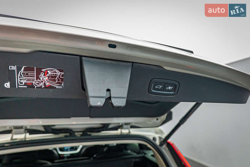 Универсал Volvo V60 Cross Country 2019 в Киеве фото 8 Универсал Volvo V60 Cross Country 2019 в Киеве