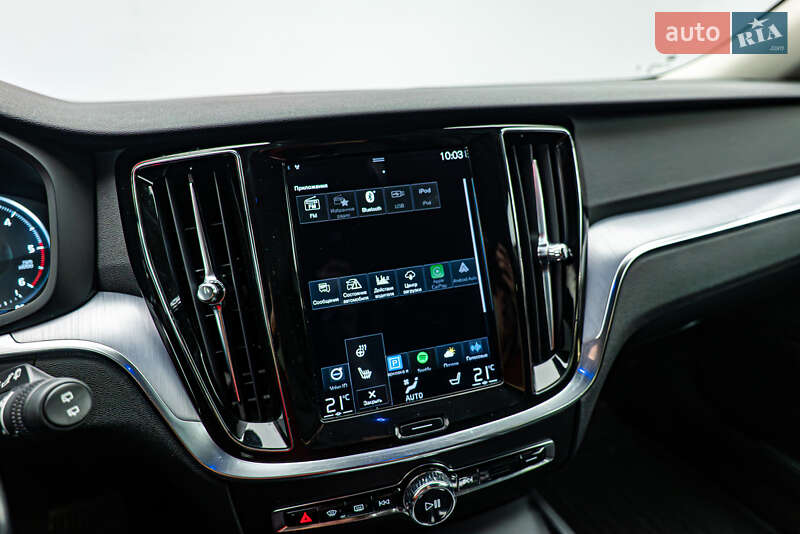Универсал Volvo V60 Cross Country 2019 в Киеве фото 15 Универсал Volvo V60 Cross Country 2019 в Киеве