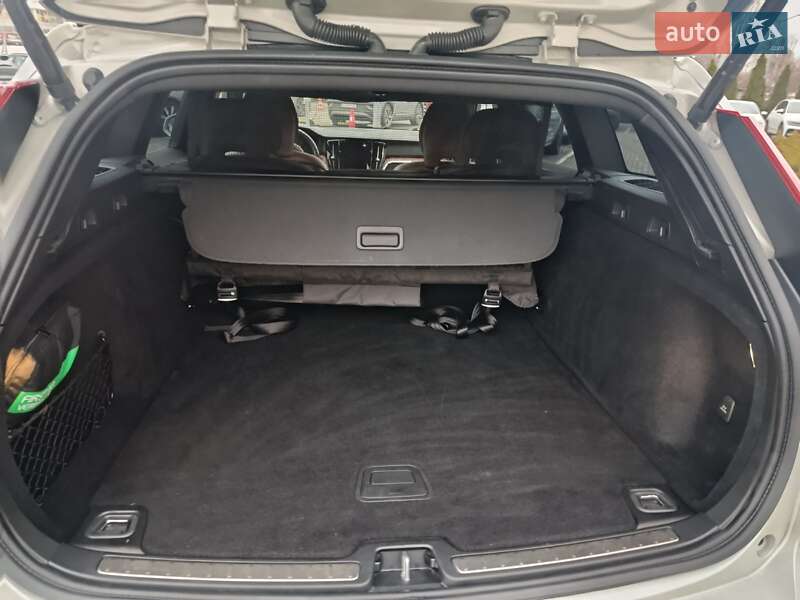 Универсал Volvo V60 Cross Country 2020 в Киеве