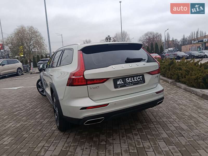 Универсал Volvo V60 Cross Country 2020 в Киеве
