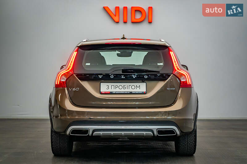 Универсал Volvo V60 Cross Country 2018 в Киеве