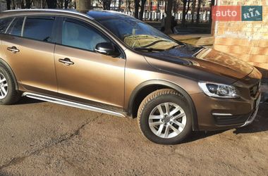 Универсал Volvo V60 Cross Country 2017 в Шептицькому