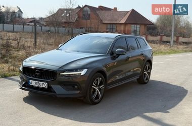 Універсал Volvo V60 Cross Country 2020 в Вишневому