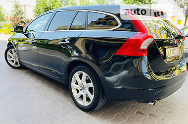 Универсал Volvo V60 2014 в Софиевской Борщаговке