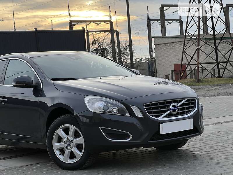Универсал Volvo V60 2012 в Луцке