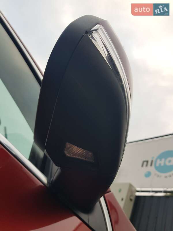 Универсал Volvo V60 2014 в Вишневом
