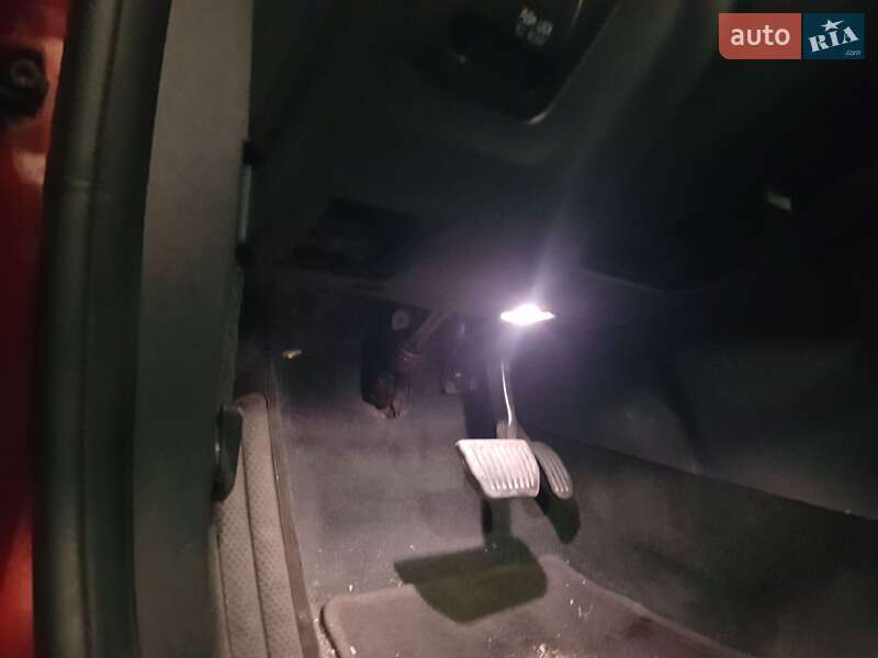 Универсал Volvo V60 2014 в Вишневом