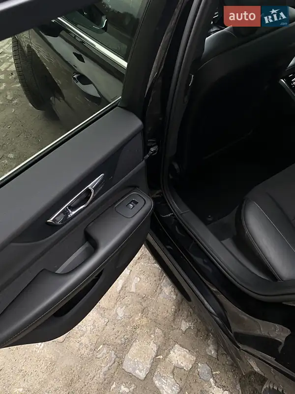 Volvo V60 2018 VIN YV1ZWA8UDK1006799 фото оголошення 15 з 60