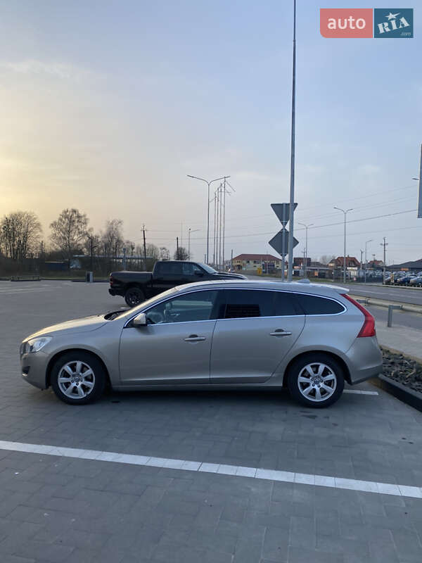 Универсал Volvo V60 2012 в Луцке