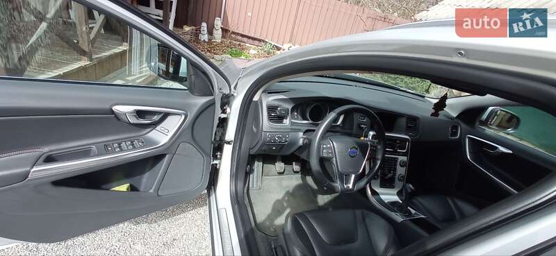 Универсал Volvo V60 2016 в Полтаве
